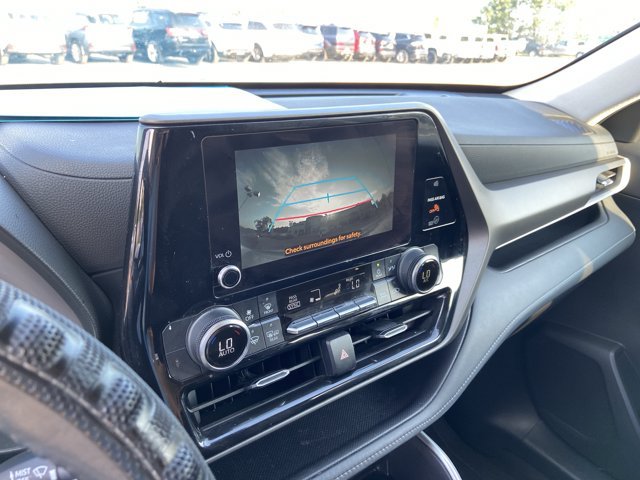 Used 2023 Toyota Highlander LE AWD/4WD image 36