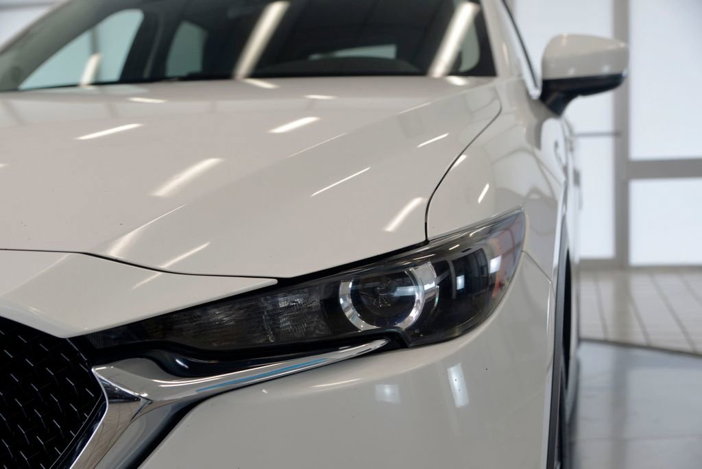 Used 2017 MAZDA CX-5 Touring image 11