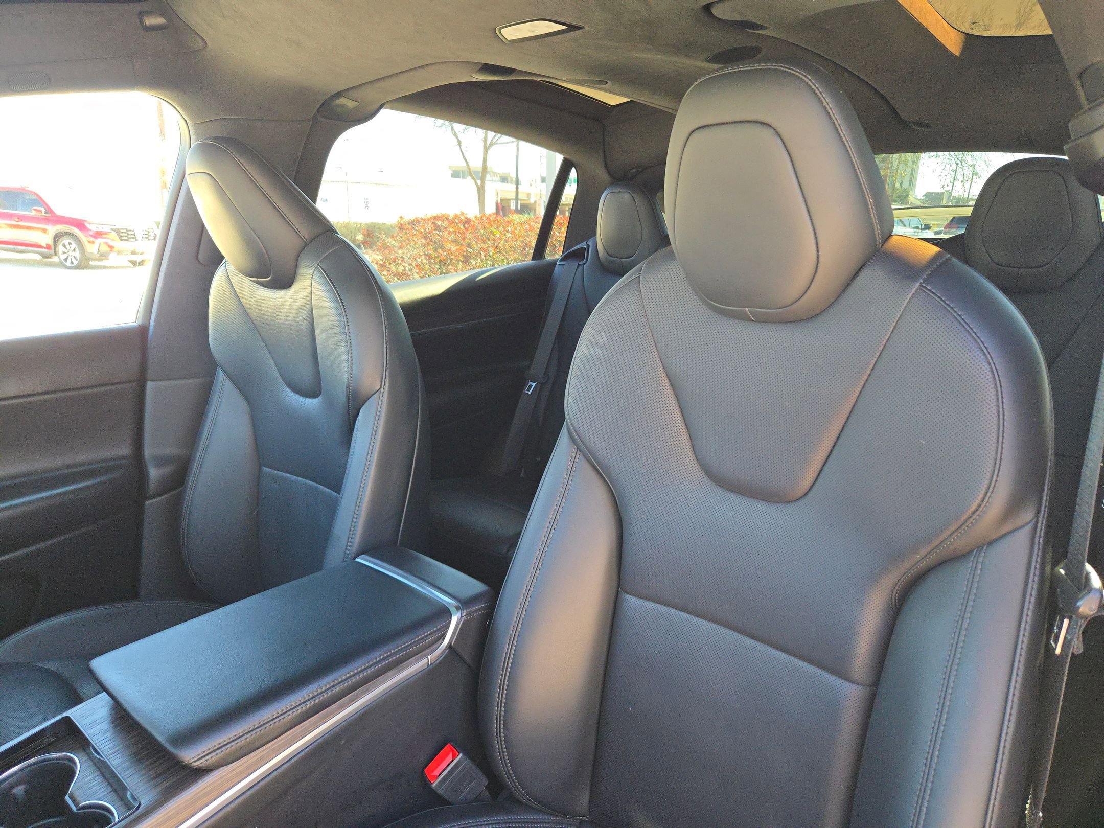 Used 2022 Tesla Model X image 8