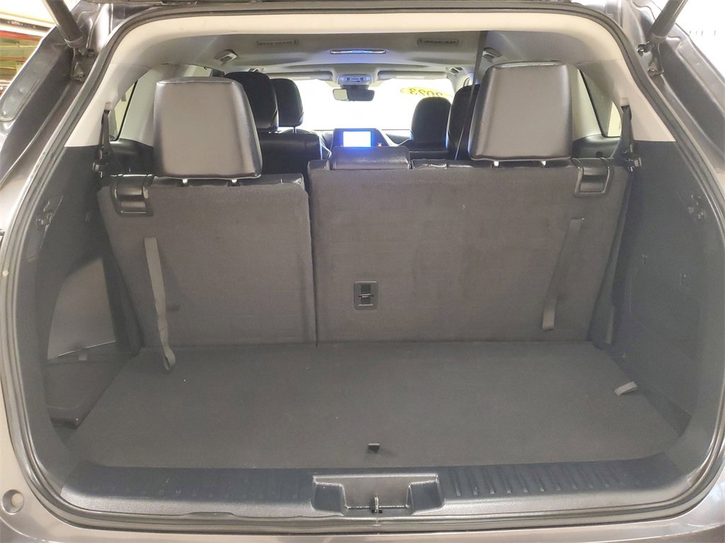 Certified 2023 Toyota Highlander XLE image 8