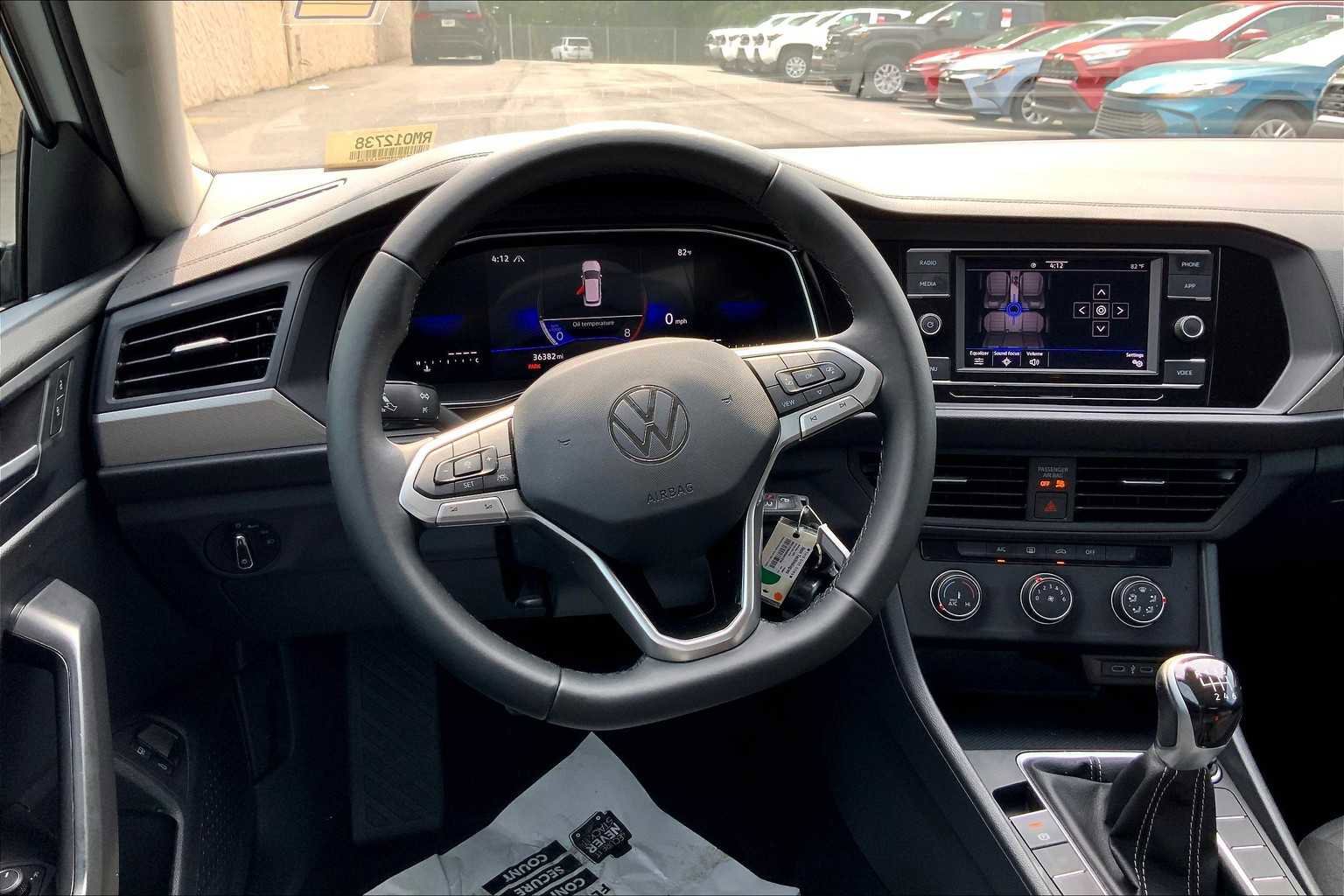 Used 2024 Volkswagen Jetta S image 6