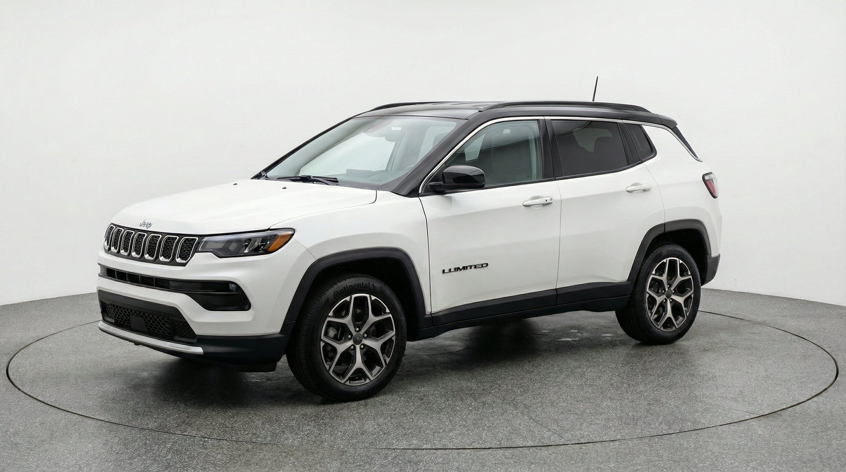 Used 2025 Jeep Compass Limited AWD/4WD image 3