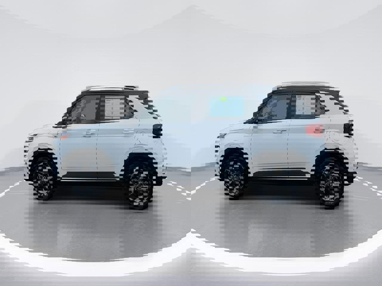 Used 2022 Hyundai Venue Limited image 4