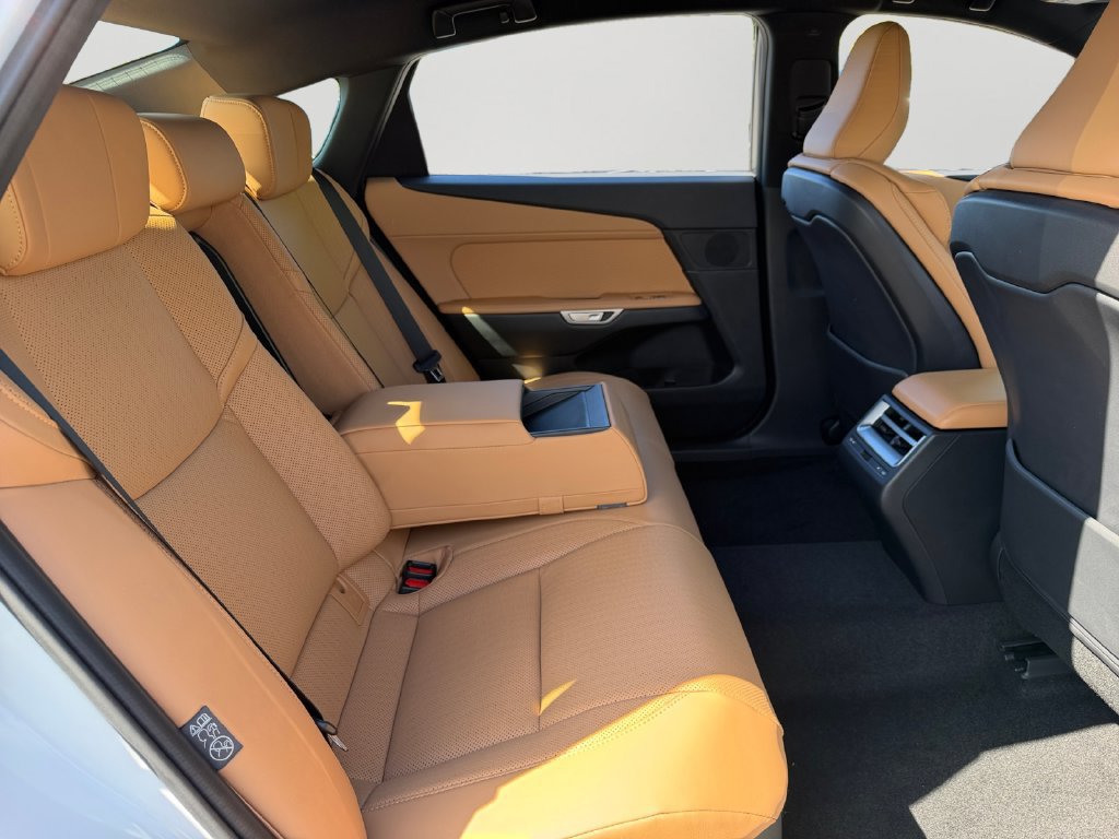 New 2026 Lexus ES 500e AWD/4WD image 7