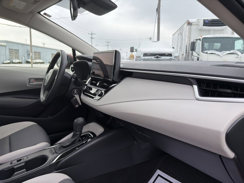 Used 2025 Toyota Corolla Hybrid Sedan image 32