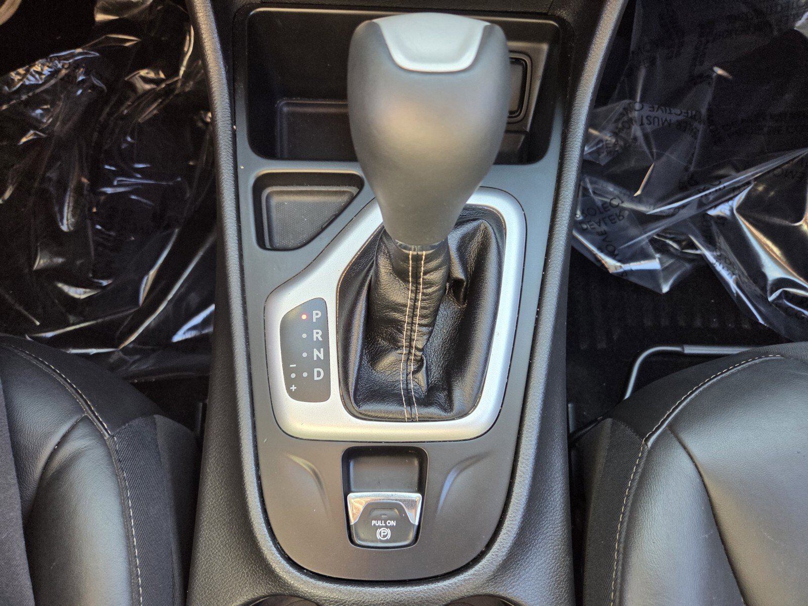 Used 2018 Jeep Cherokee Latitude Plus w/ Comfort/Convenience Group FWD image 25