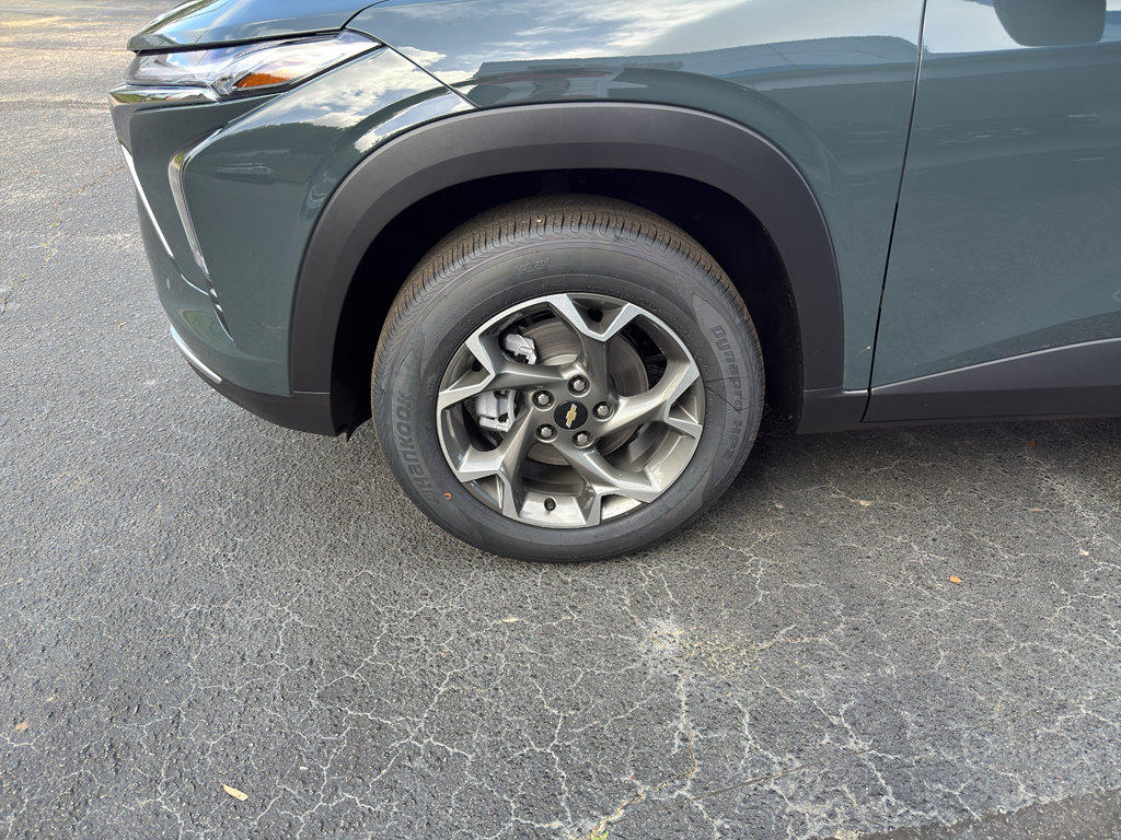 New 2026 Chevrolet Trax LT w/ Driver Confidence Package image 9