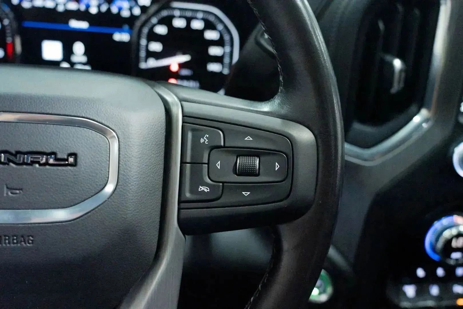 Used 2022 GMC Sierra 2500 Denali w/ Denali Ultimate Package image 37