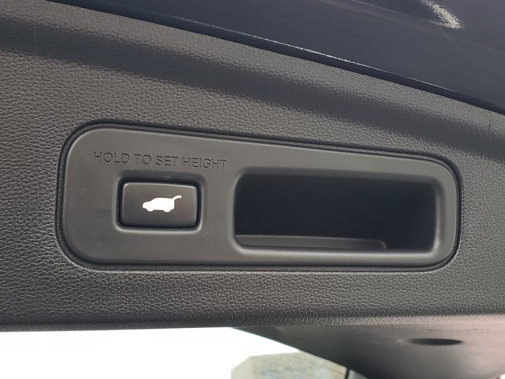 Certified 2025 Acura MDX w/ Technology Package AWD/4WD image 9