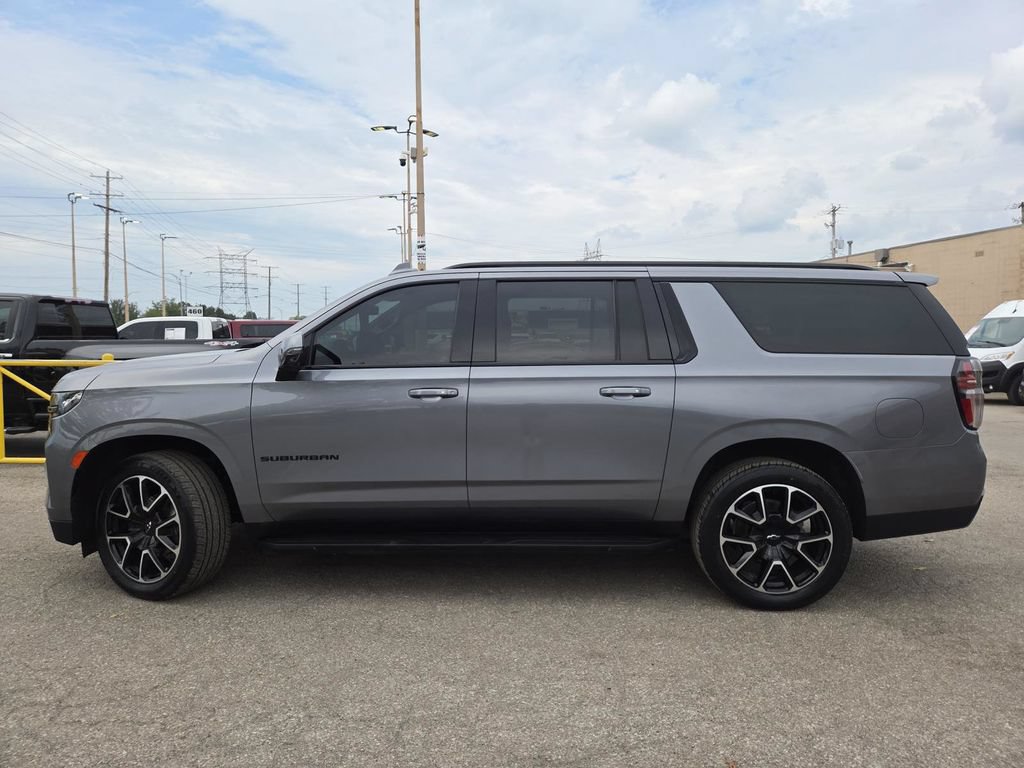 Used 2021 Chevrolet Suburban RST w/ Luxury Package AWD/4WD image 11
