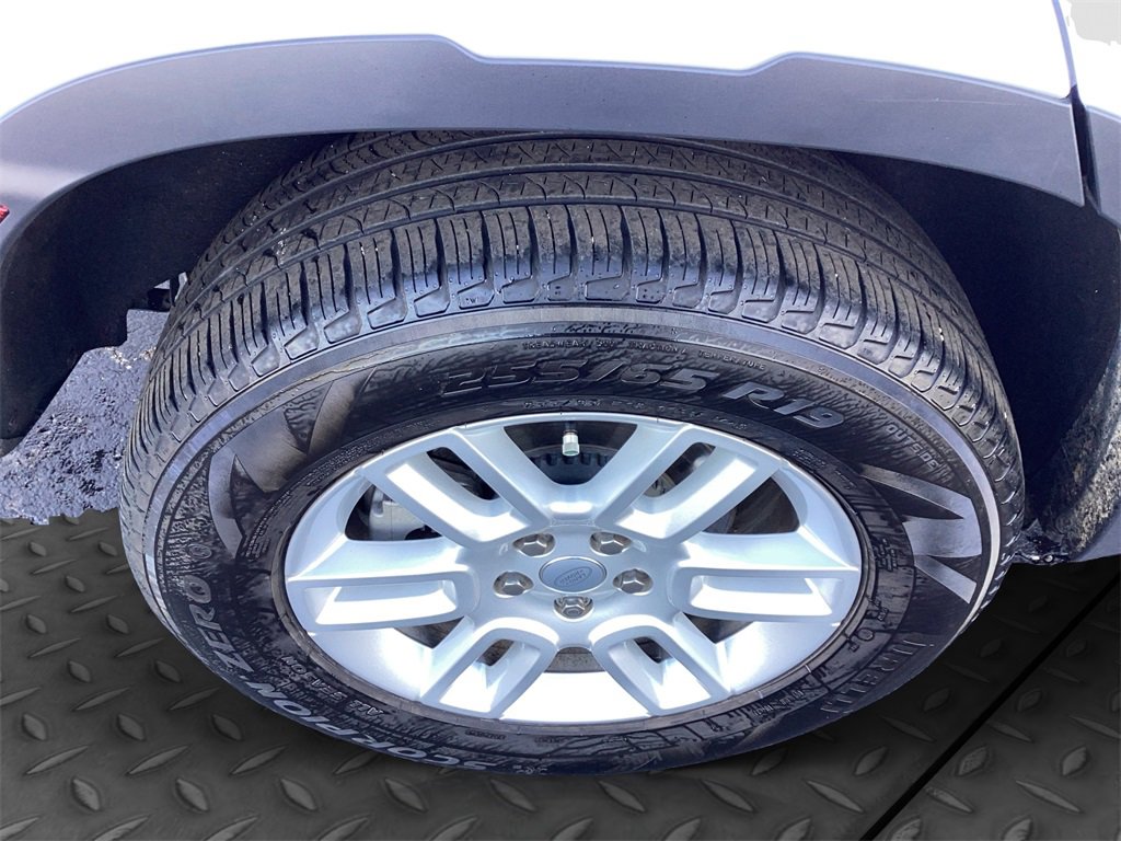 Used 2023 Land Rover Defender 110 S image 24