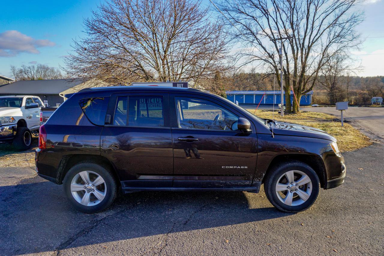 Used 2014 Jeep Compass Latitude image 2