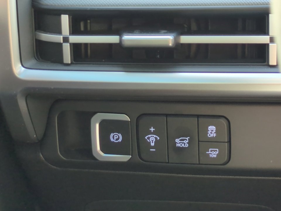 Used 2025 Hyundai Santa Fe XRT AWD/4WD image 25