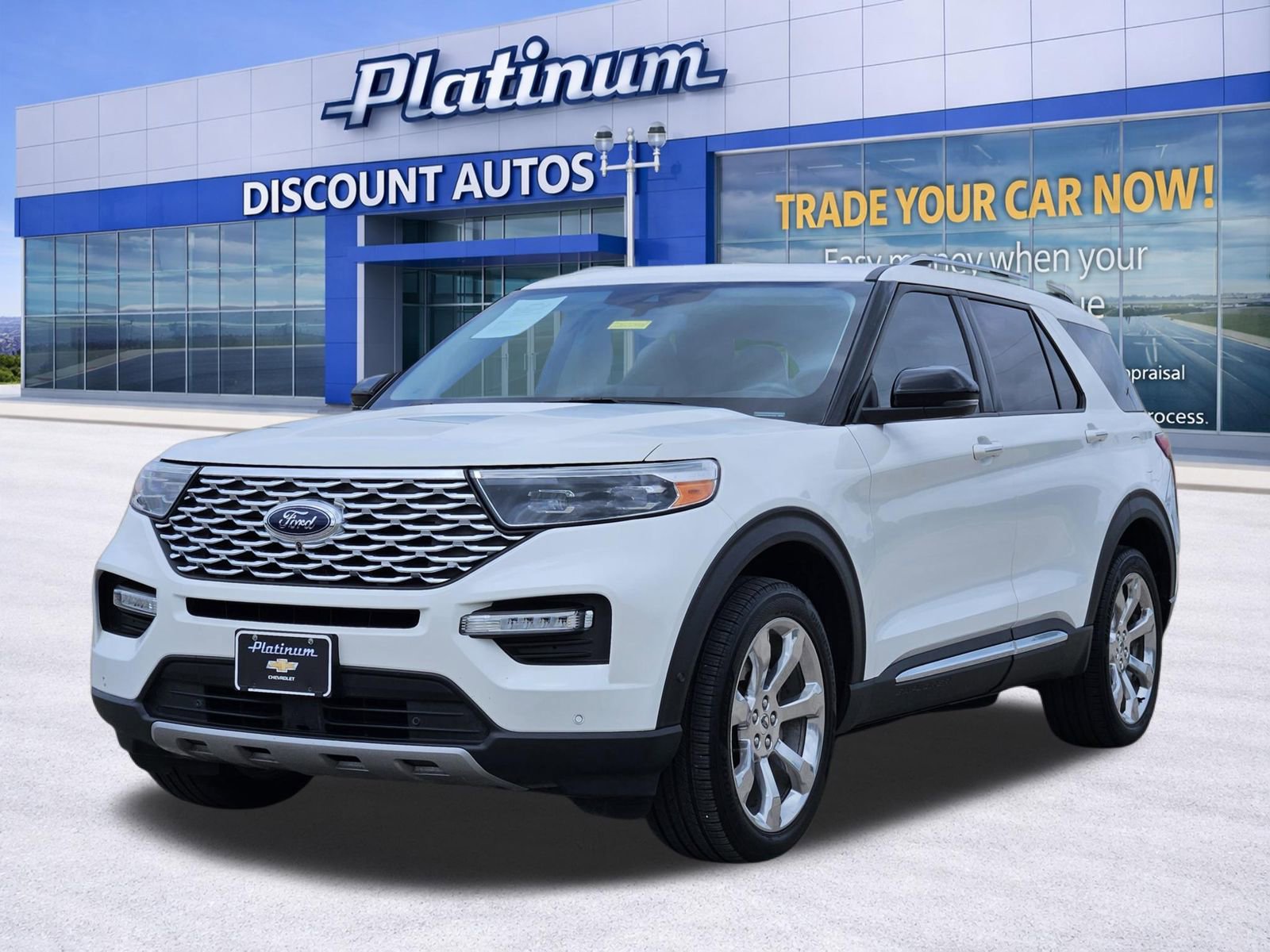 Used 2020 Ford Explorer Platinum w/ Premium Technology Package image 2