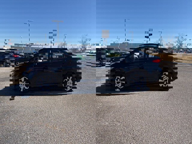 Used 2025 Toyota Corolla LE image 4