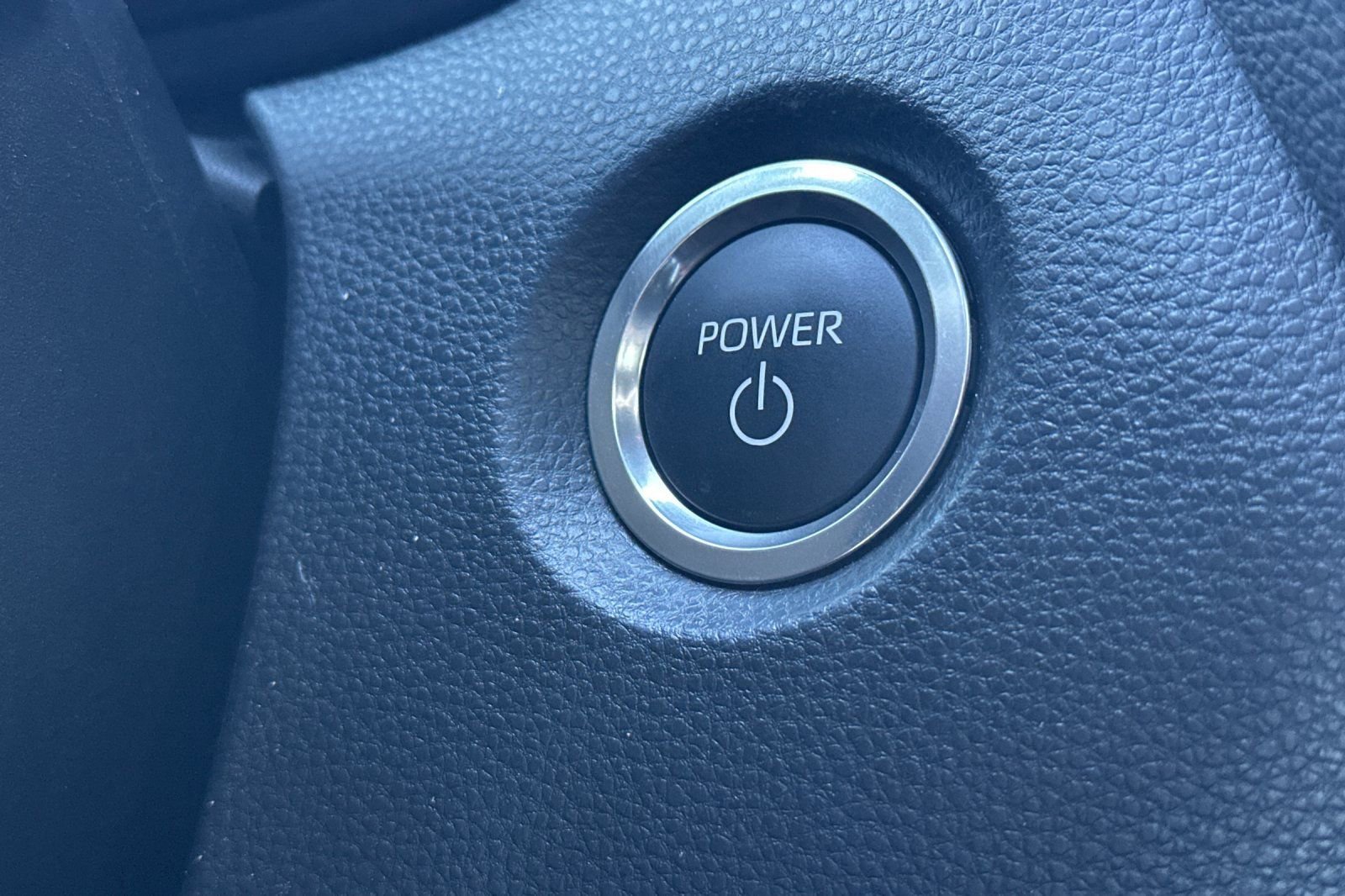 Used 2025 Toyota Corolla SE image 24