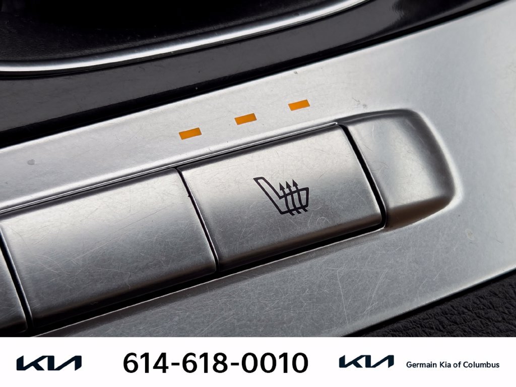 Used 2022 Kia Carnival EX FWD image 27