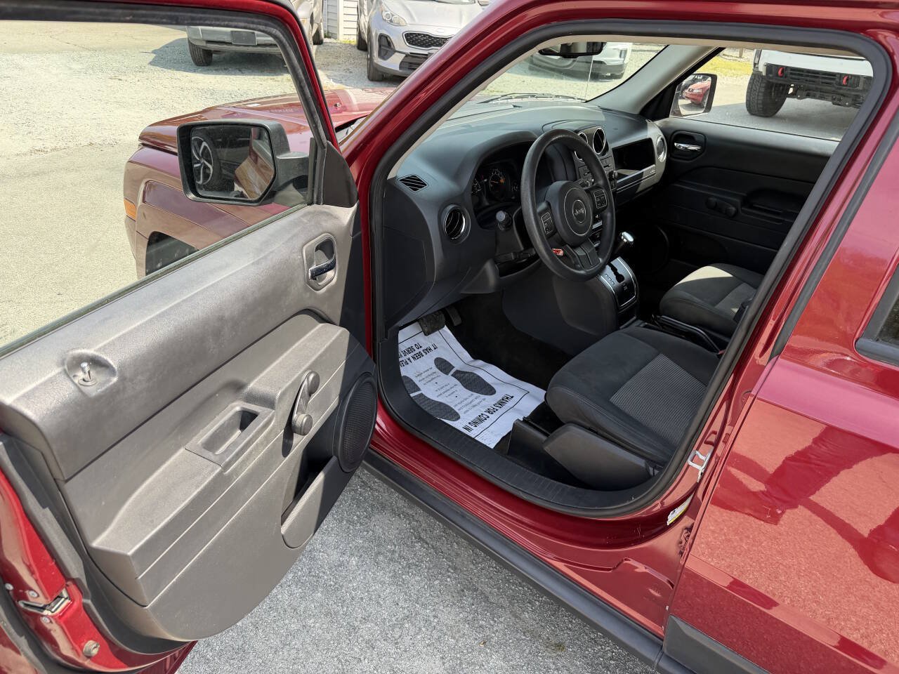 Used 2016 Jeep Patriot Sport FWD image 11