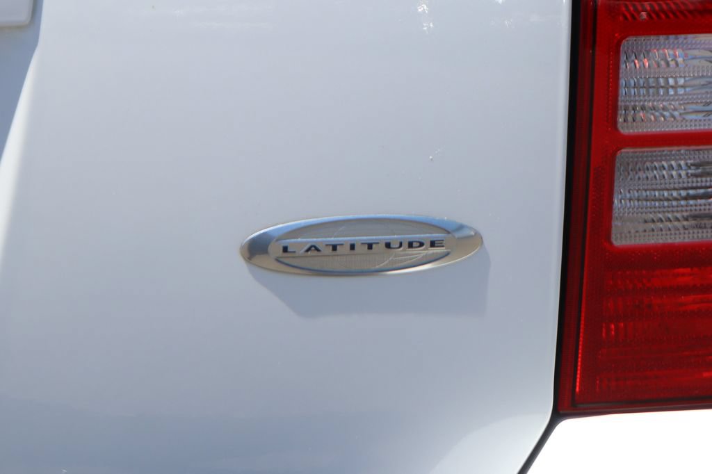 Used 2016 Jeep Patriot Latitude w/ Sun/Sound Group FWD image 40