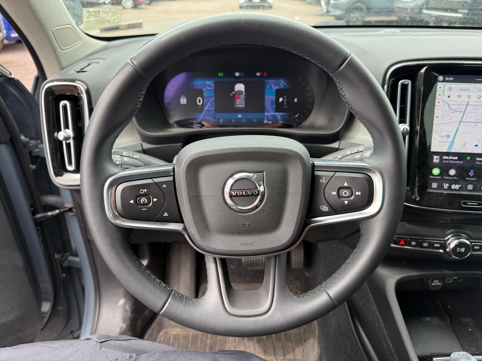 Used 2023 Volvo XC40 B5 Ultimate w/ Climate Package AWD/4WD image 9
