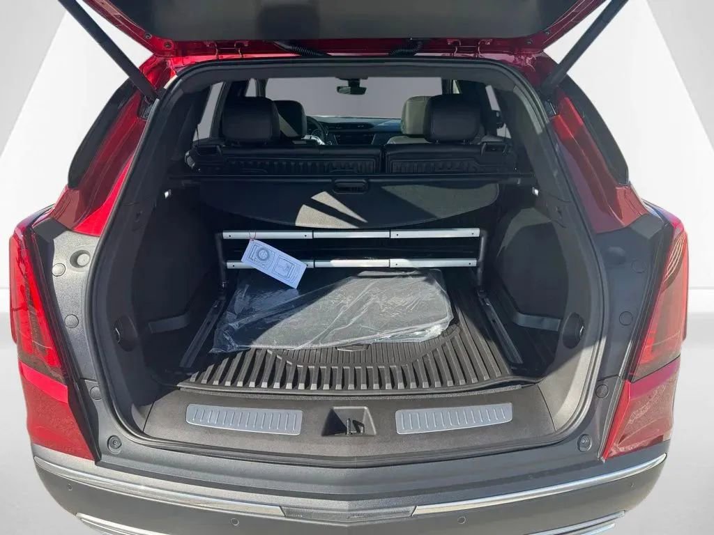New 2026 Cadillac XT5 Premium Luxury w/ LPO, Red Accent Package AWD/4WD image 29
