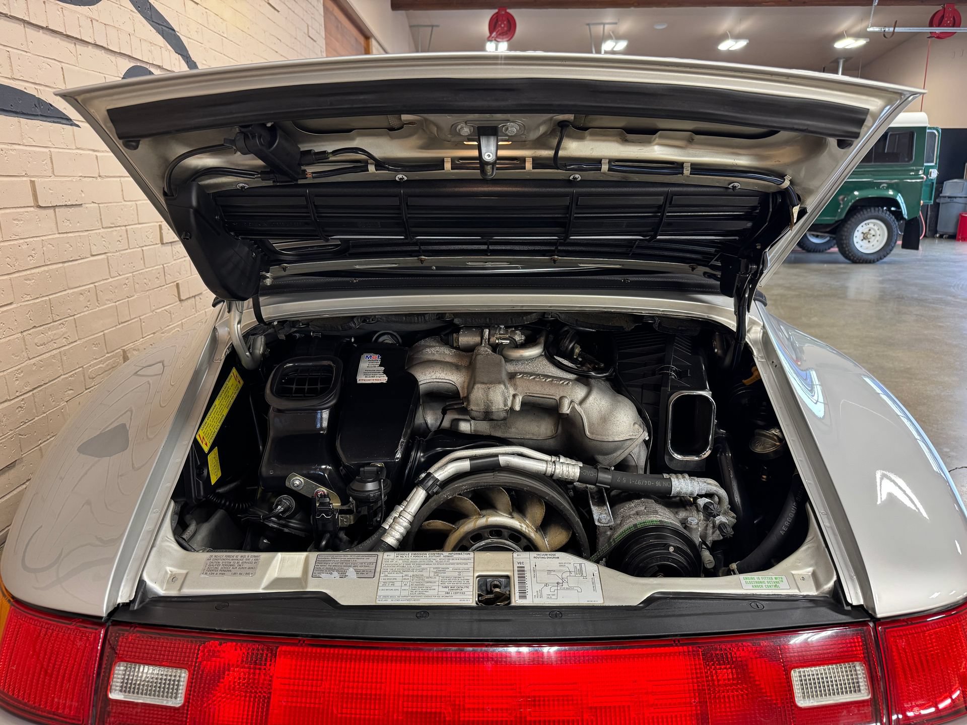 Used 1998 Porsche 911 Carrera RWD image 76