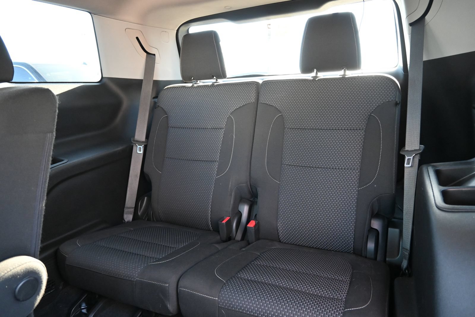 Used 2023 GMC Acadia SLE w/ Driver Convenience Package FWD image 21