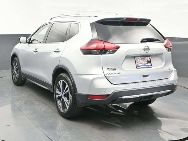 Used 2019 Nissan Rogue SV w/ Premium Package image 4