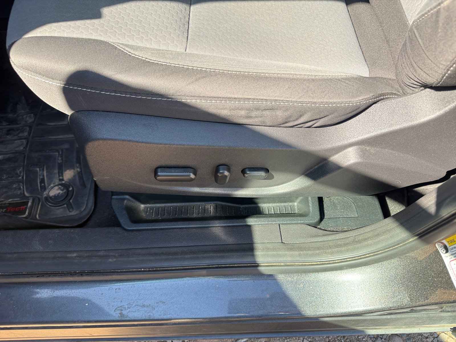 Used 2018 Ford Escape SE w/ SE Sync 3 Package image 15