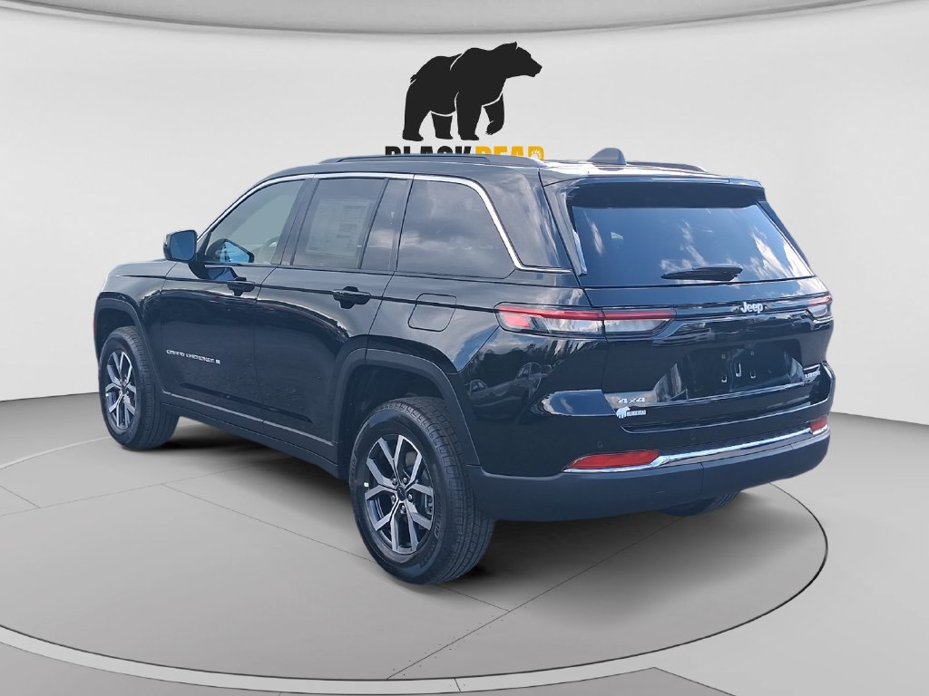 New 2027 Jeep Grand Cherokee Laredo X AWD/4WD image 5