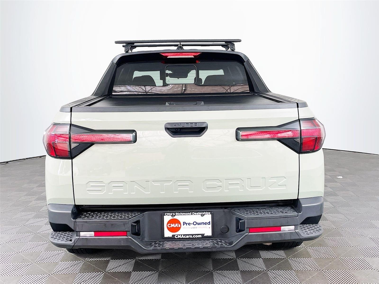 Used 2024 Hyundai Santa Cruz SEL w/ Activity Package FWD image 9