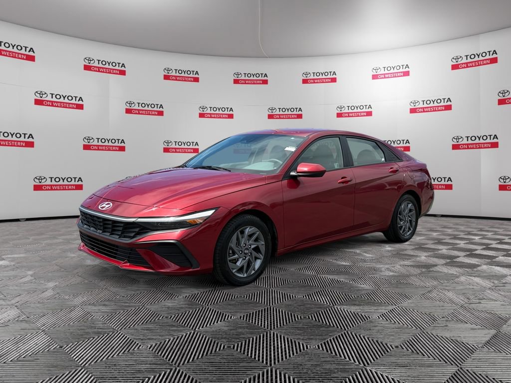 Used 2024 Hyundai Elantra SEL FWD video 1