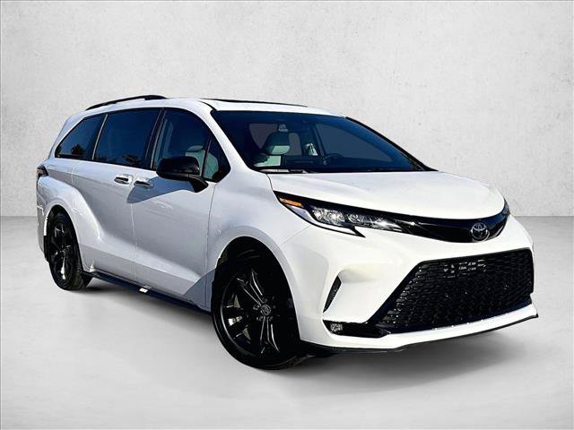 Used 2026 Toyota Sienna XSE FWD image 11