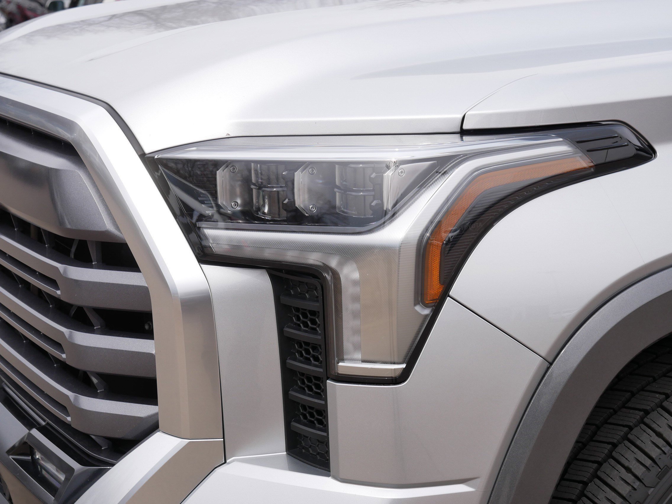 Used 2022 Toyota Tundra Limited image 16