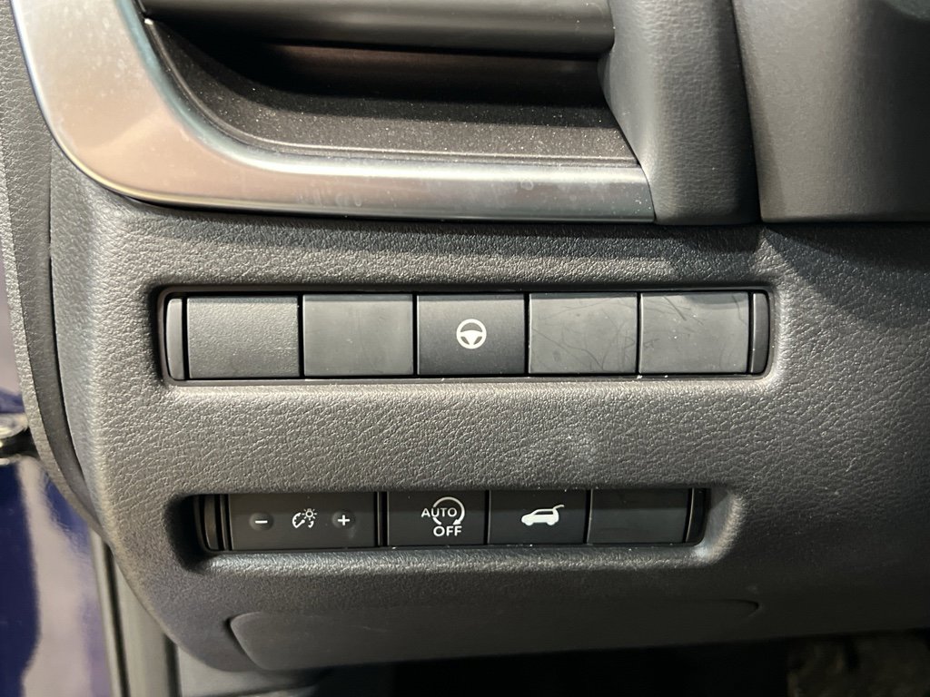 Used 2023 Nissan Rogue SV w/ SV Premium B Package image 13