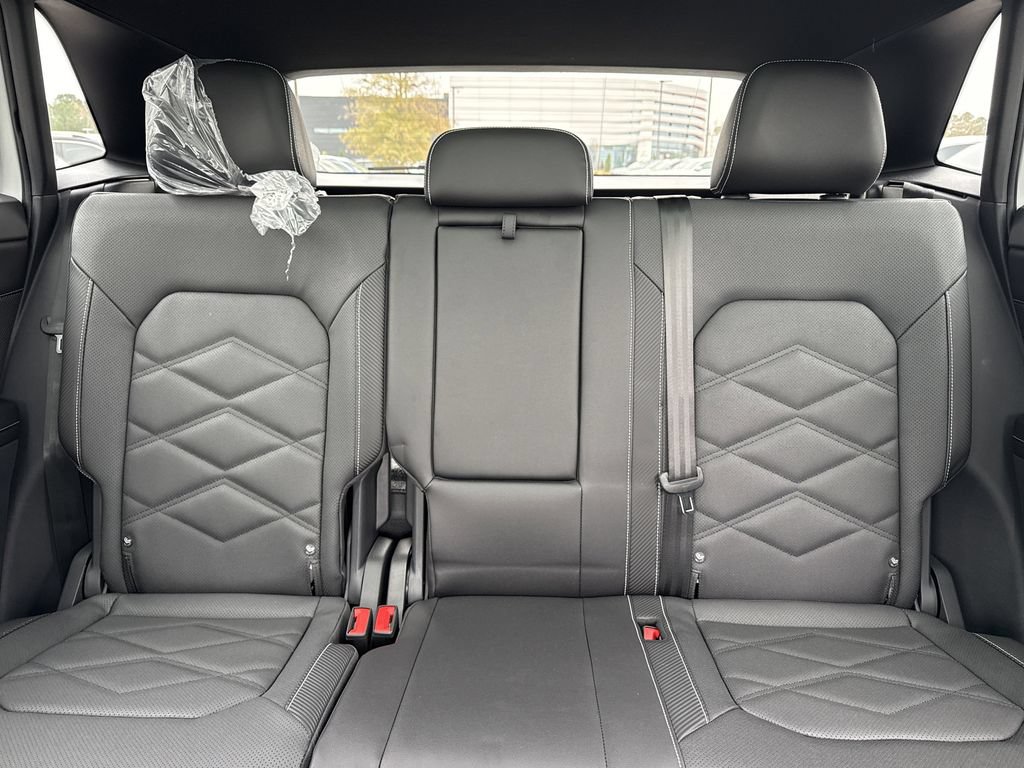 New 2026 Volkswagen Atlas Cross Sport SE FWD image 31