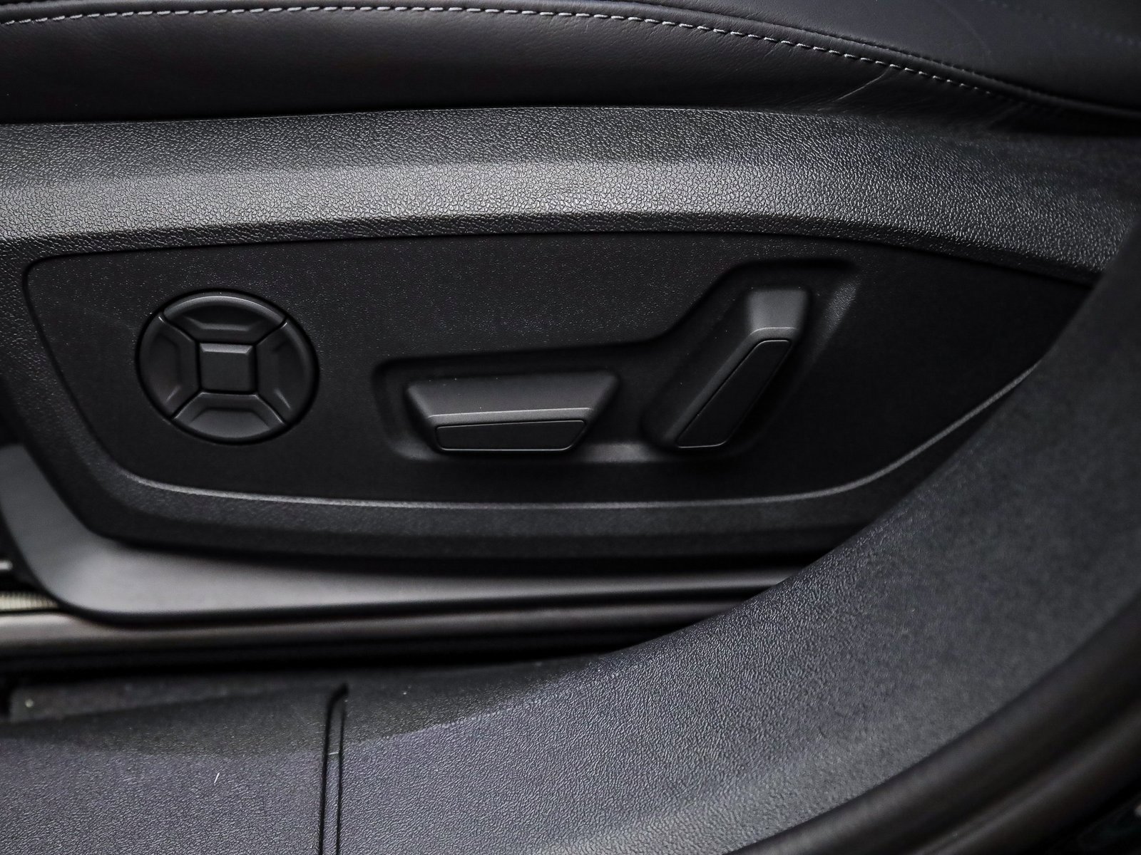 New 2025 Audi A6 e-tron Premium Plus image 23