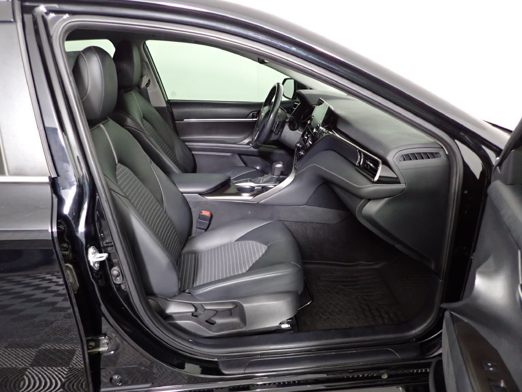 Used 2022 Toyota Camry SE w/ Convenience Package FWD image 35