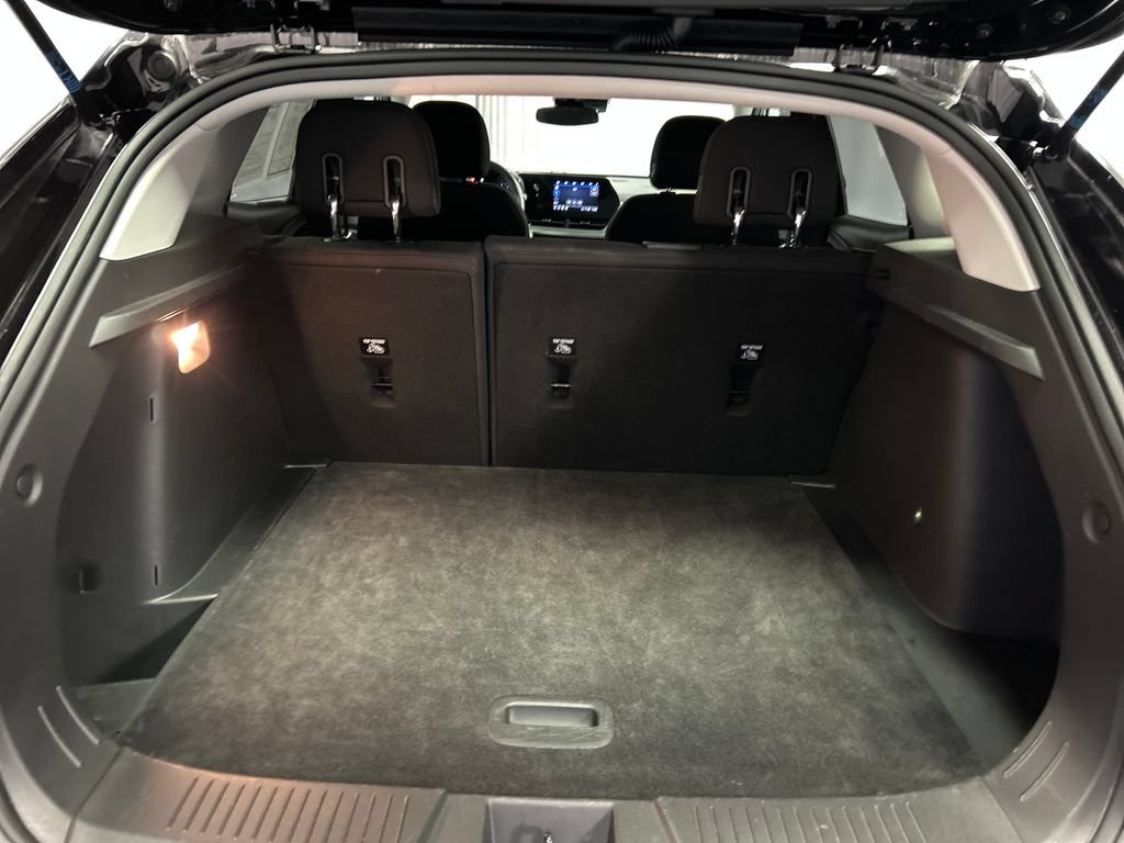 Used 2025 Chevrolet Trax LS FWD image 21