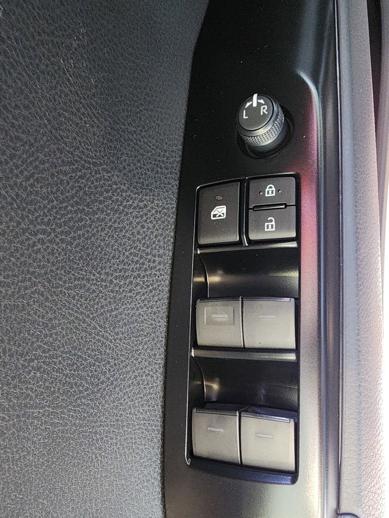 New 2026 Toyota Camry SE FWD image 11