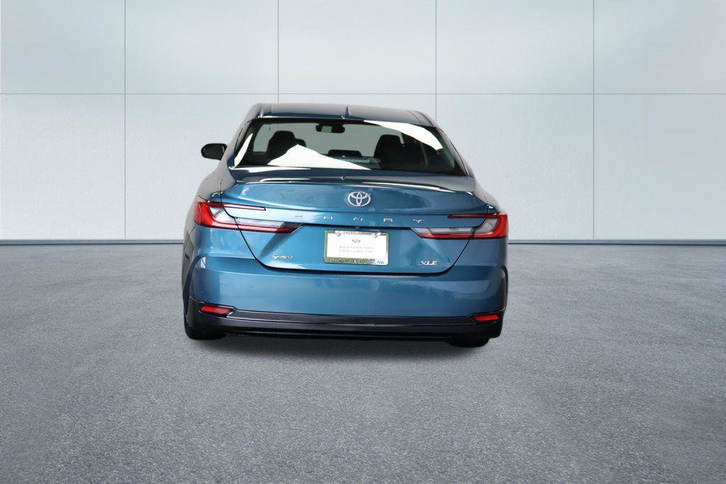Used 2025 Toyota Camry XLE FWD image 4