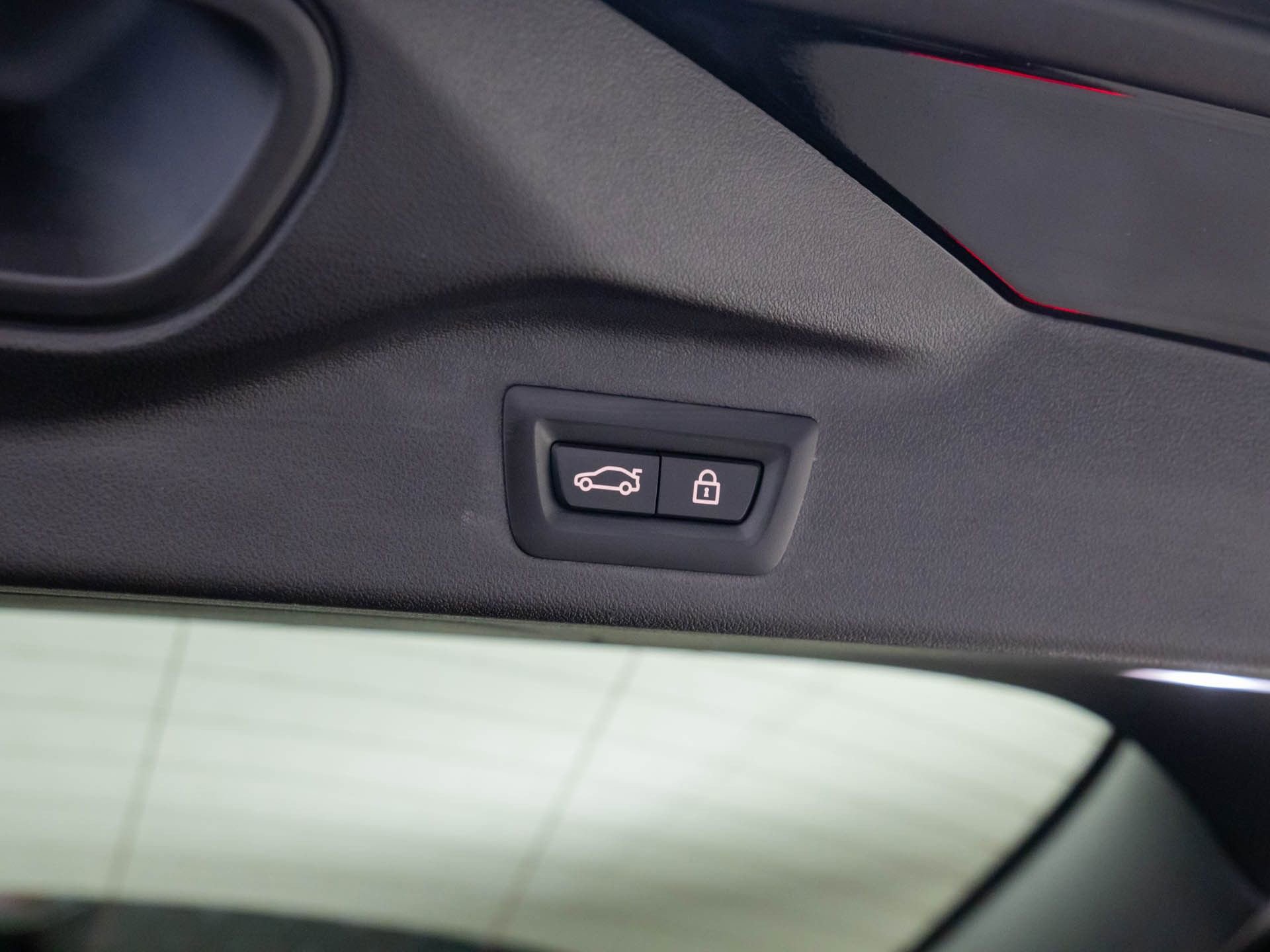 Certified 2024 BMW X7 xDrive40i w/ Executive Package image 33