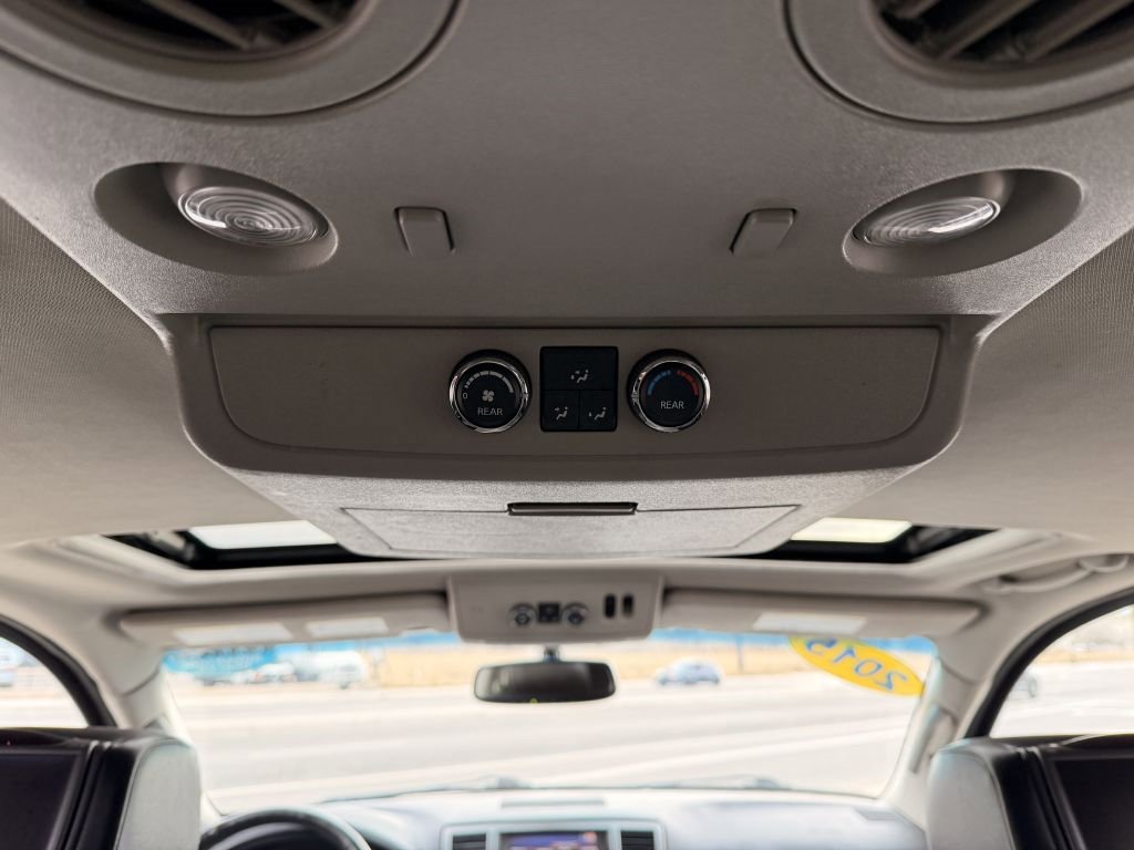 Used 2015 Nissan Armada Platinum image 21