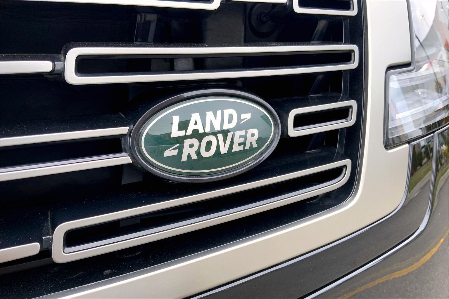 Used 2025 Land Rover Range Rover SE image 31