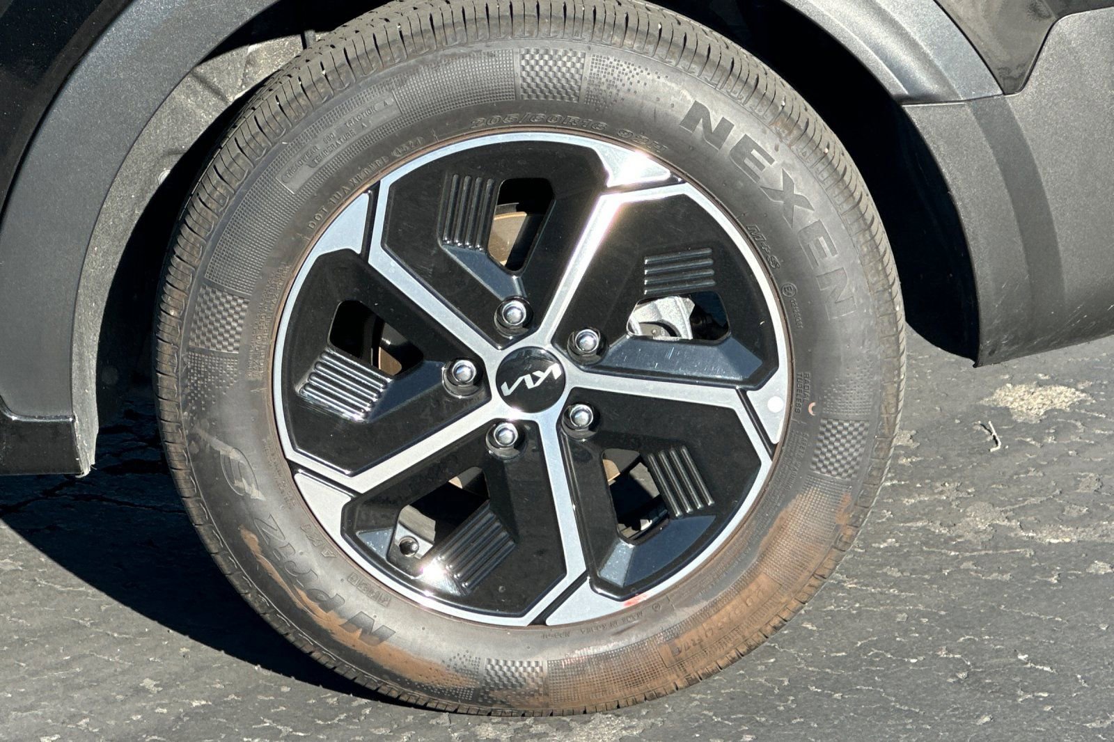 Certified 2025 Kia Niro EX w/ EX Cold Weather Package image 46