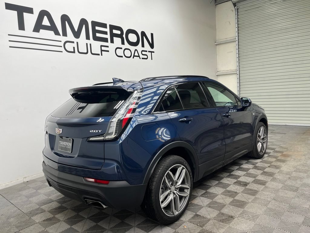 Used 2019 Cadillac XT4 Sport w/ Driver Awareness Package FWD image 7