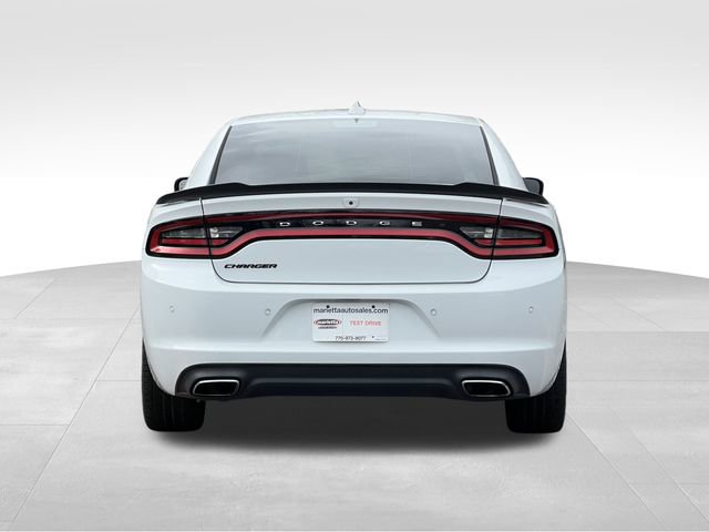 Used 2017 Dodge Charger SXT w/ Premium Group image 4