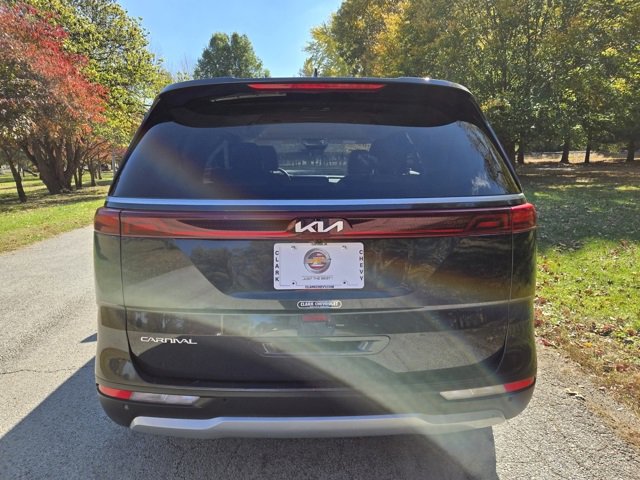 Used 2024 Kia Carnival LX image 5