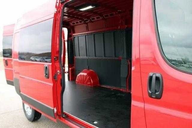 New 2025 RAM ProMaster 2500 w/ Quick Order Package 22G SLT image 9