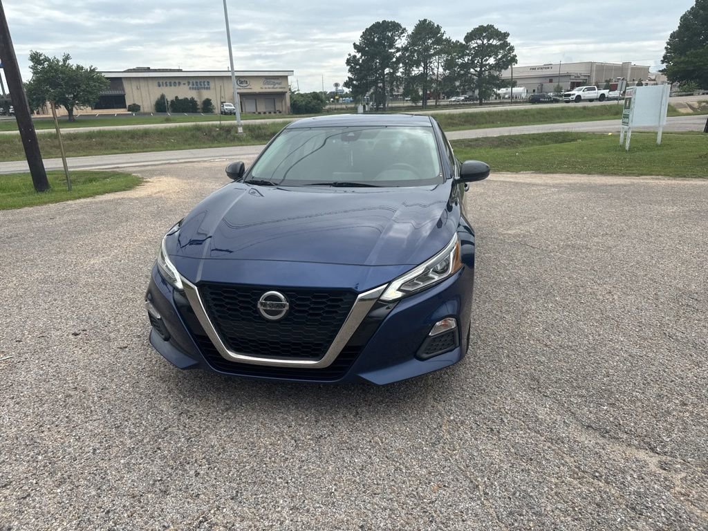 Used 2020 Nissan Altima 2.5 SR w/ Premium Package FWD image 4